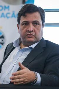Guerra tenta fechar reforços para oferecer a Mano